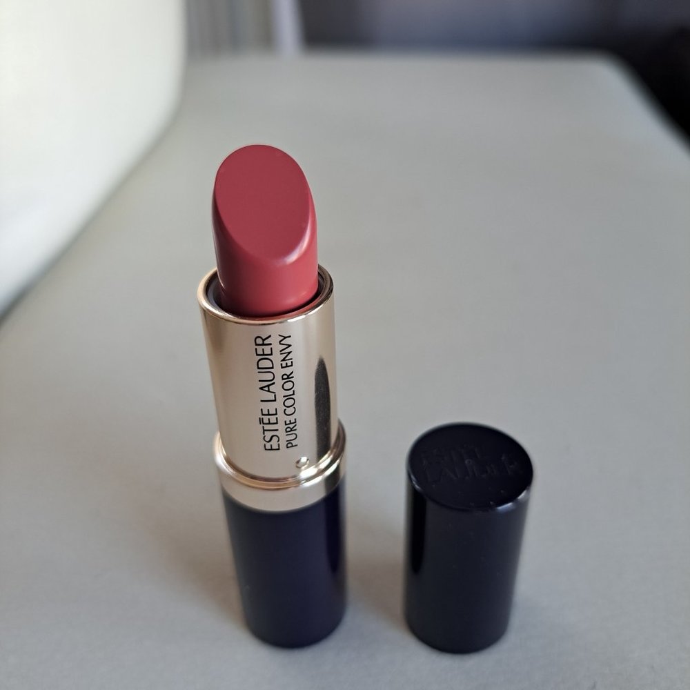 Estee Lauder Pure Color Envy - REBELLIOUS ROSE 420